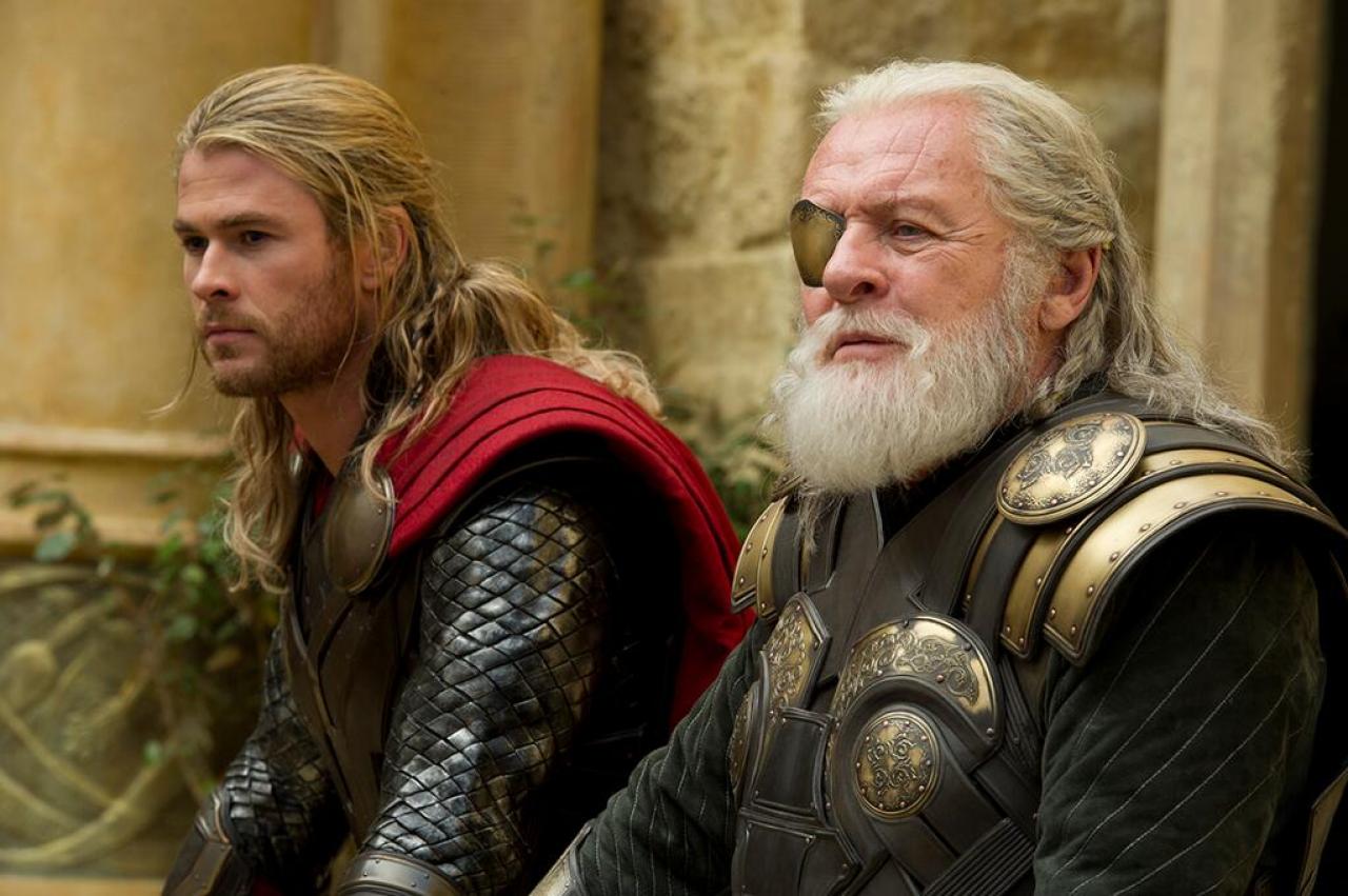 Thor The Dark World Anthony Hopkins and Chris Hemsworth