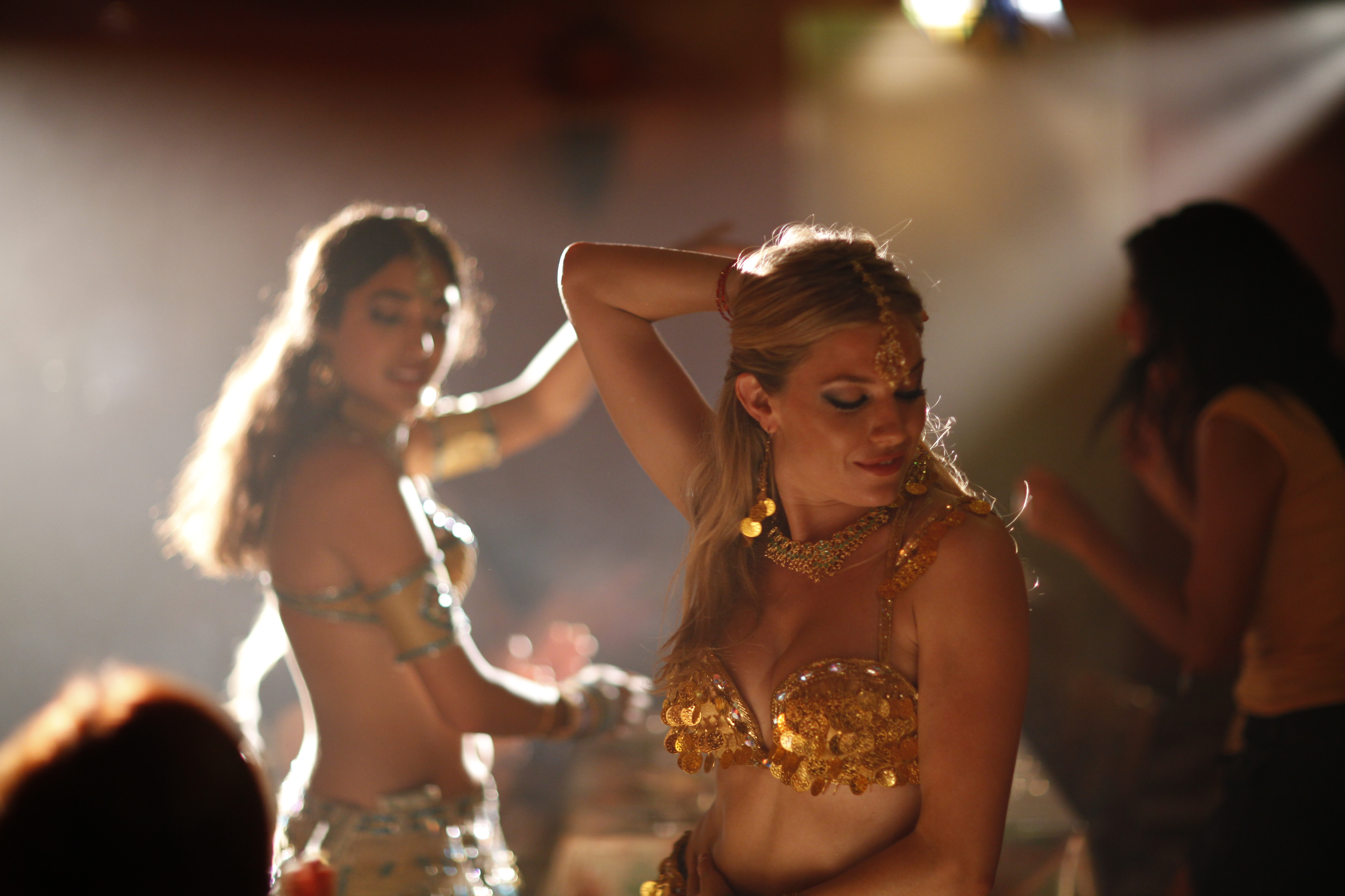 Совсем как женщина. Совсем как женщина. Бахар сумех. Совсем как женщина. Гольшифтех фарахани сиена миллер.