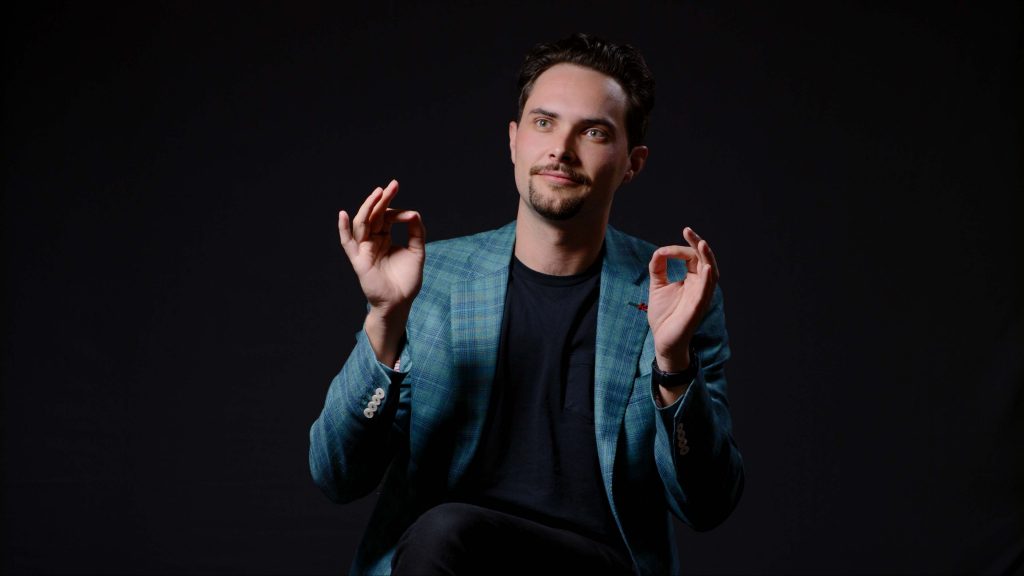 Killer Whales Exclusive Clip Features Actor Wyatt Bunce Testing a Pig Rig Conspiracy Theory to Solve a Murder - Vimarsana News